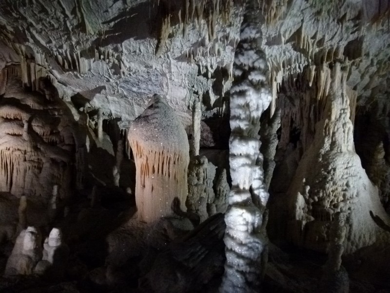 caverna de postojna na eslovênia - preciso viajar