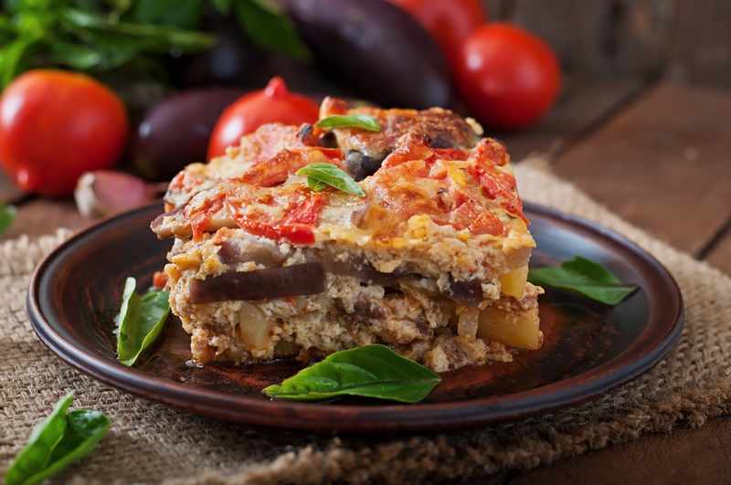 comida grega moussaka